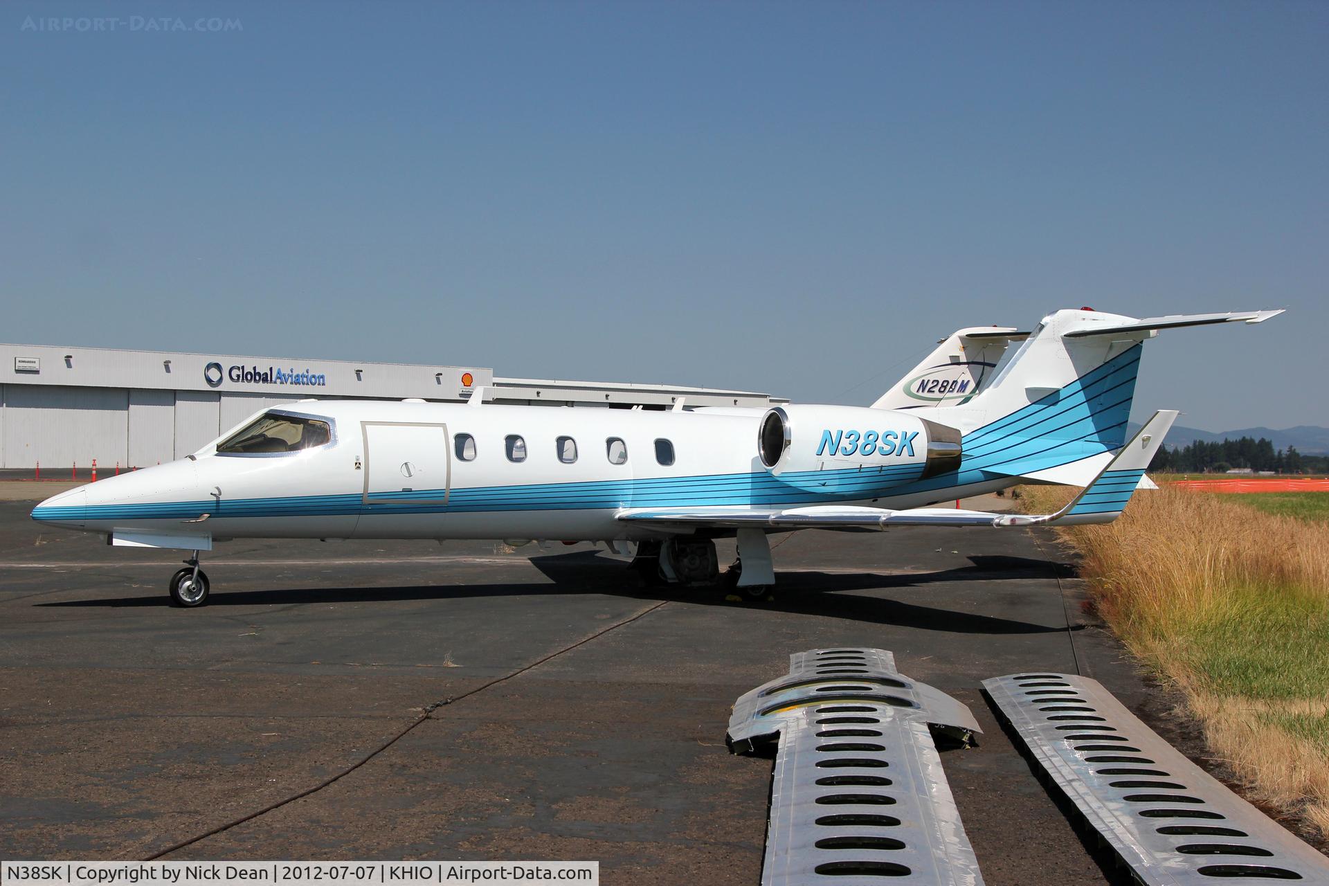N38SK, 1992 Learjet 31A C/N 050, KHIO/HIO