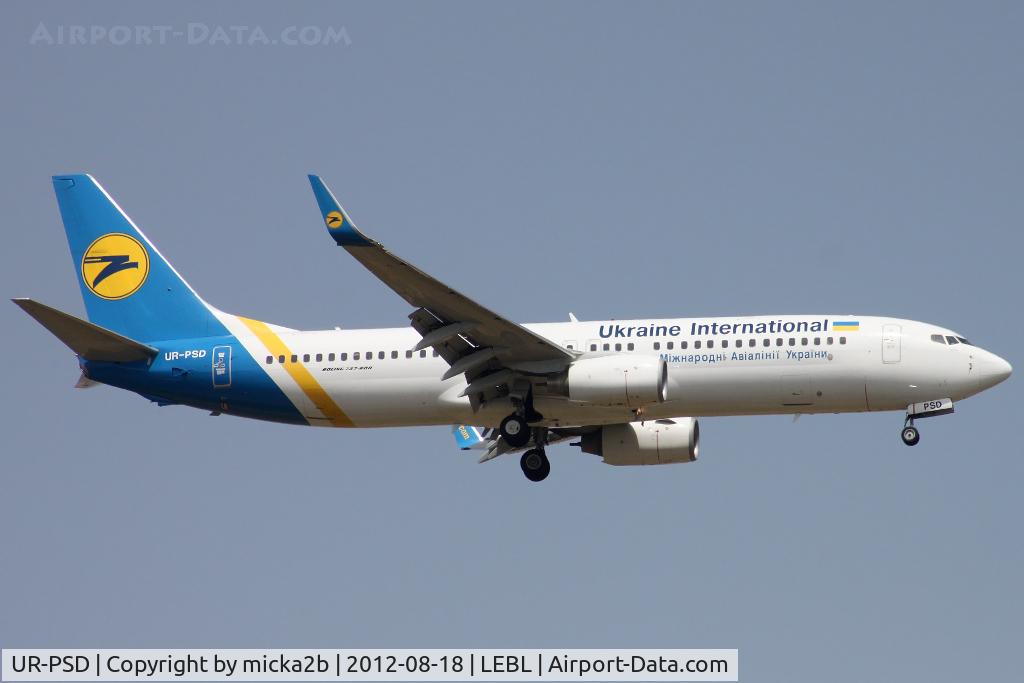 UR-PSD, 2010 Boeing 737-8HX C/N 29686, Landing