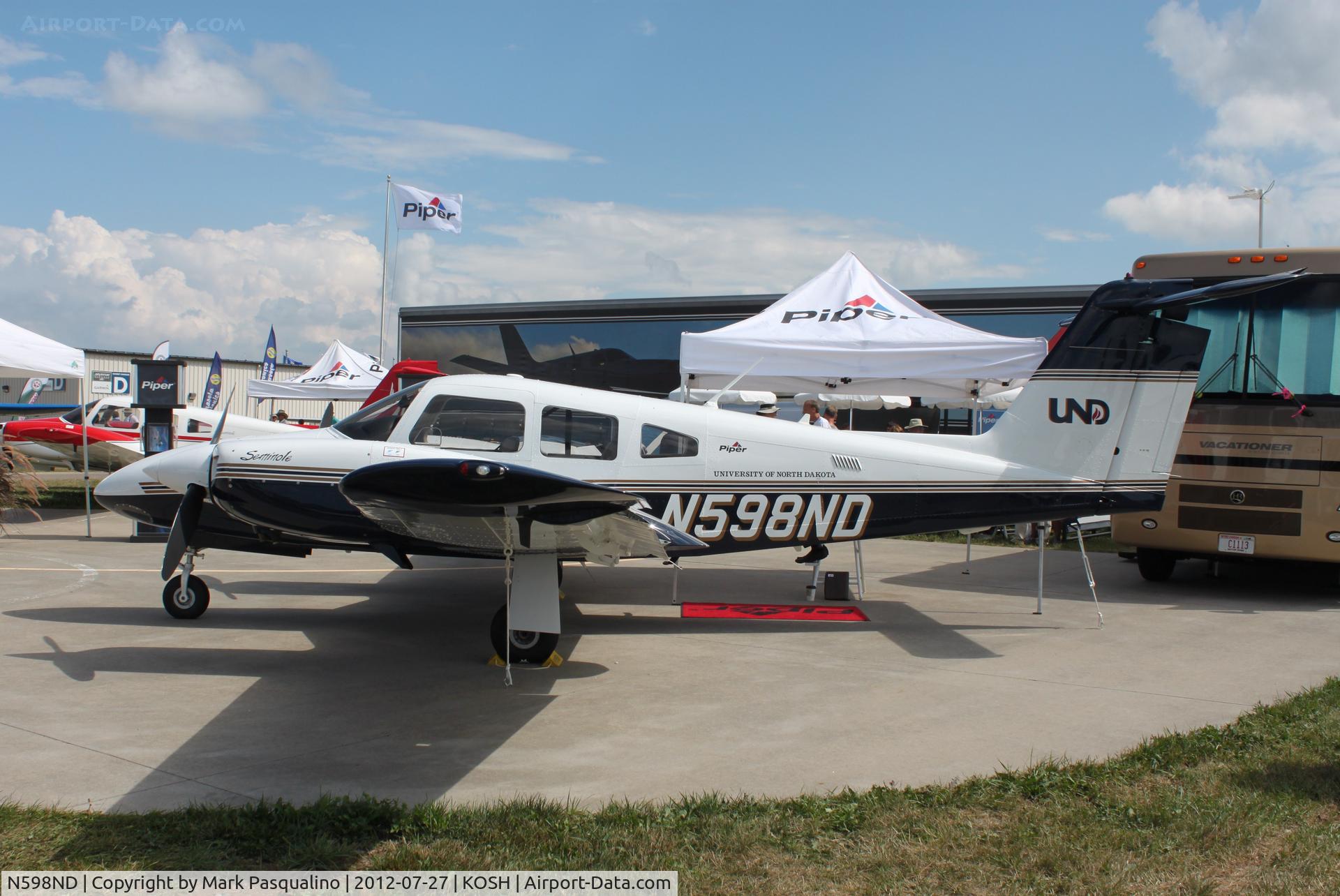 N598ND, 2010 Piper PA-44-180 Seminole C/N 4496282, Piper PA-44-180