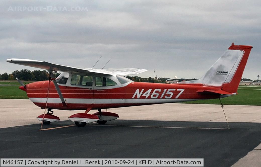 N46157, 1968 Cessna 172I C/N 17257077, A 1968-vintage Cessna Skyhawk shivers on an unseasonably cold fall day.