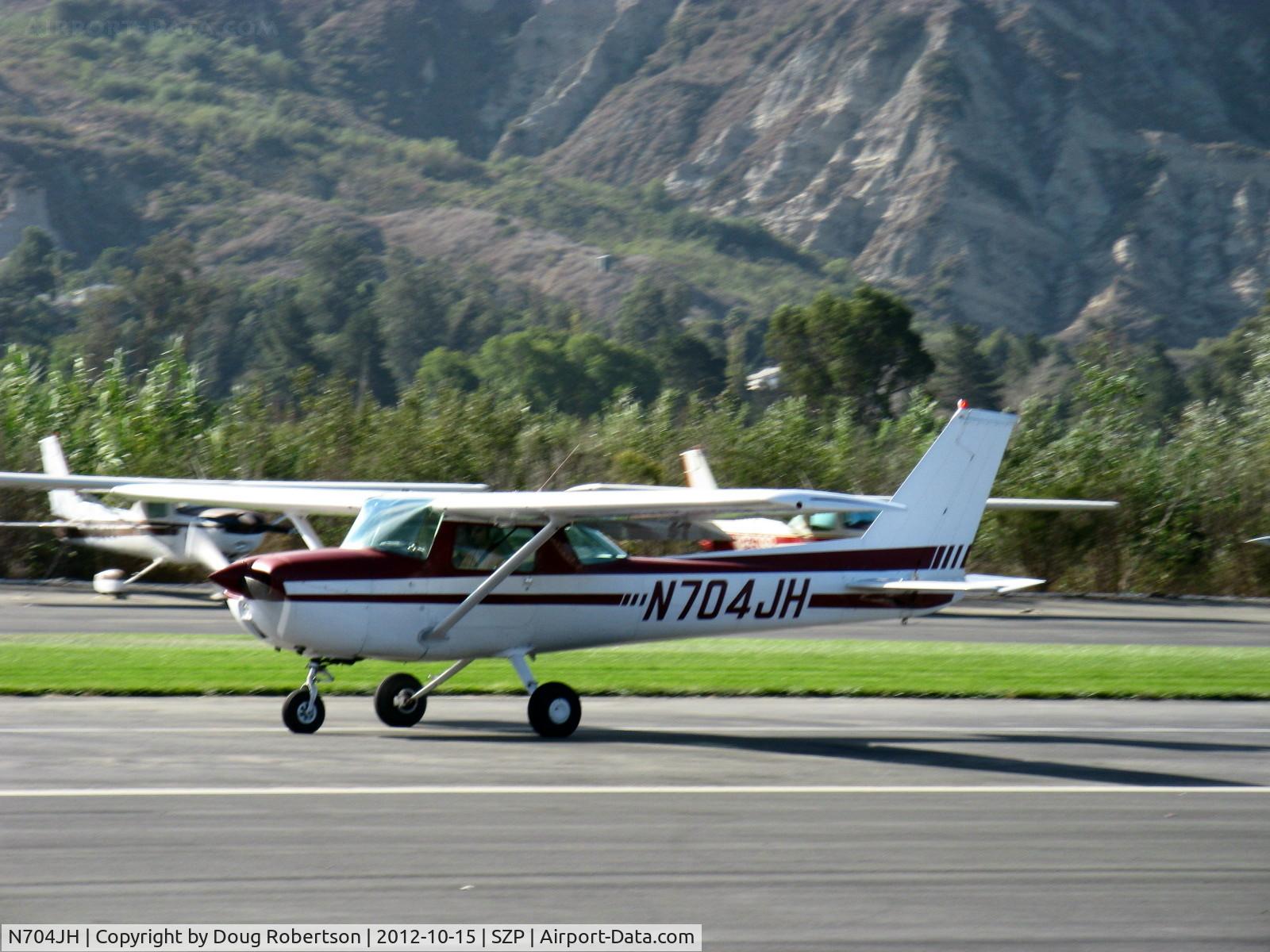 N704JH, 1976 Cessna 150M C/N 15078644, 1976 Cessna 150M, Continental O-200 100 Hp, takeoff roll Rwy 04