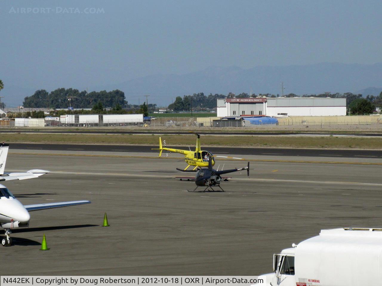 N442EK, 2002 Robinson R44 Clipper C/N 1146, 2002 Robinson R44 CLIPPER, Lycoming O-540-F1B5 260 Hp derated to 225 hp for takeoff, 205 Hp continuous. Pop-out floats, the yellow chopper arriving to the ramp-hover to landing
