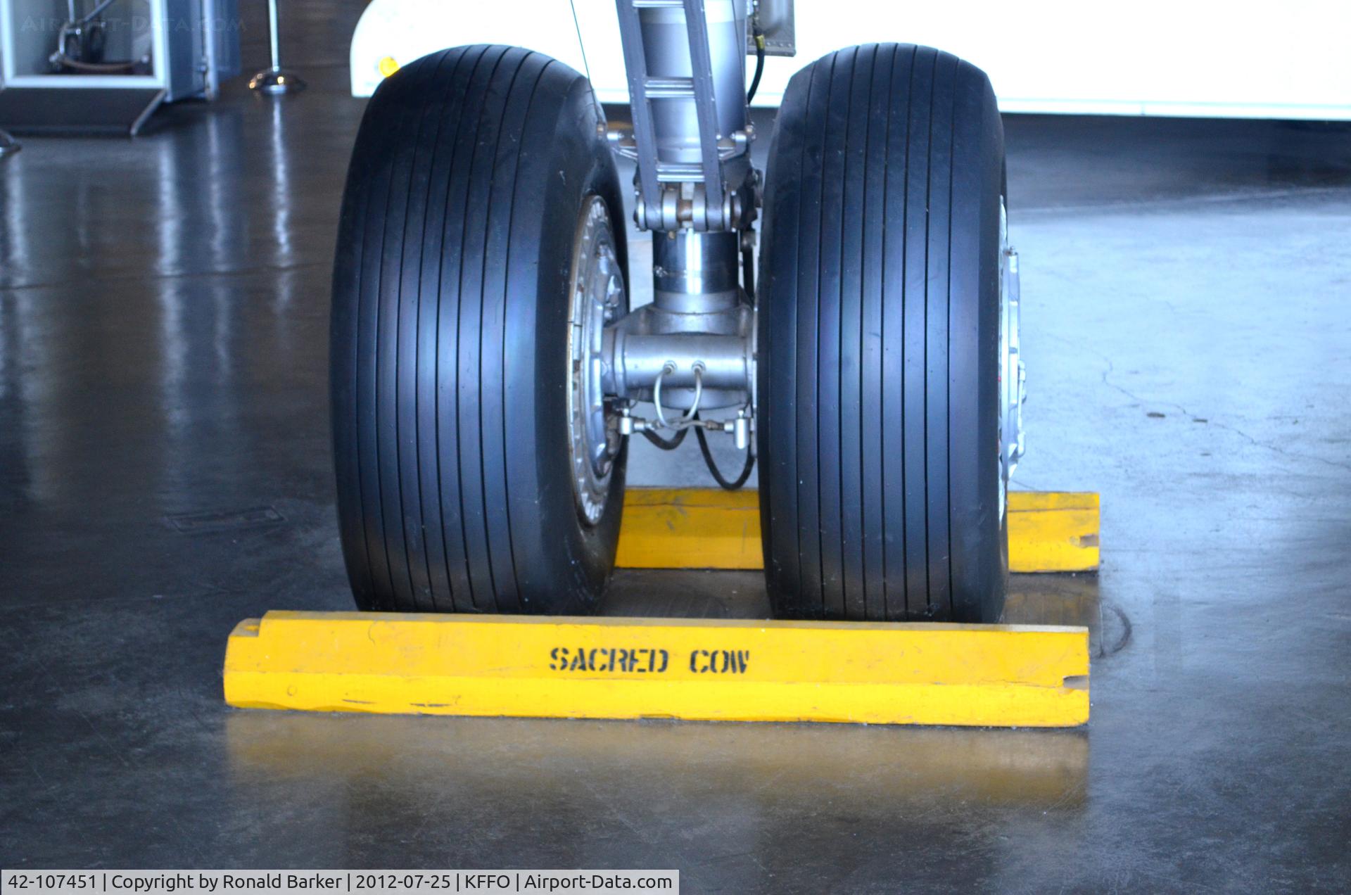 42-107451, 1942 Douglas VC-54C-5-DO Skymaster C/N 7470, AF Museum  chocks