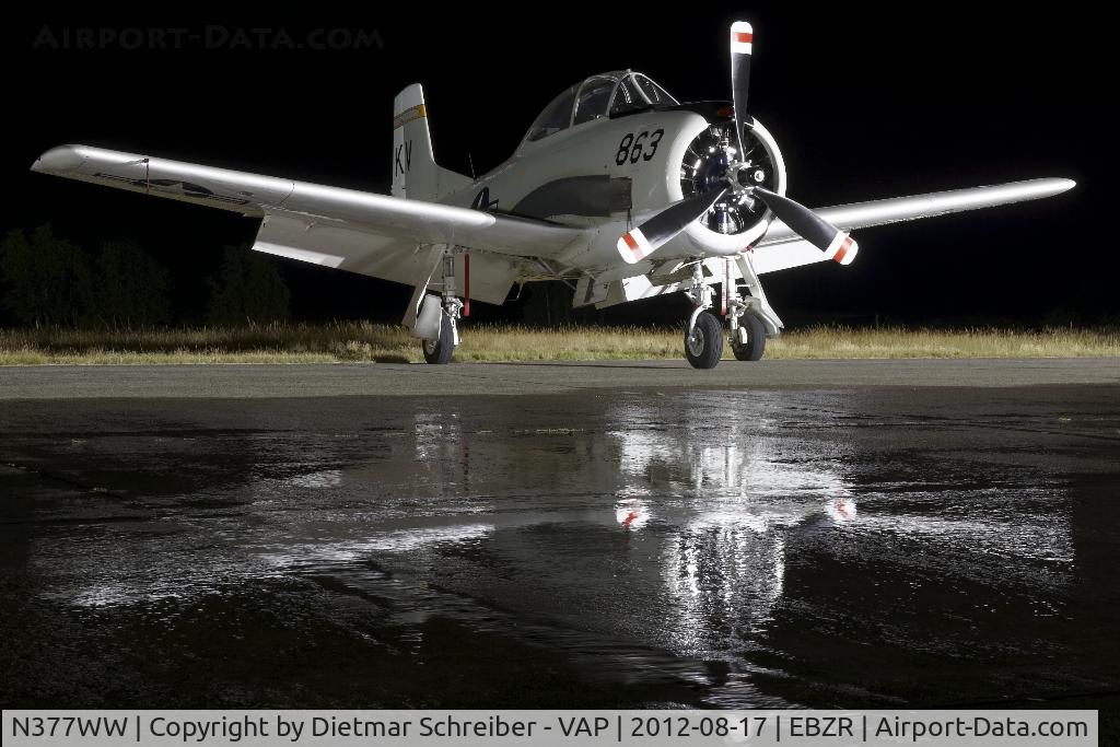 N377WW, 1954 North American T-28B Trojan C/N 200-140, T28 Trojan - reflection