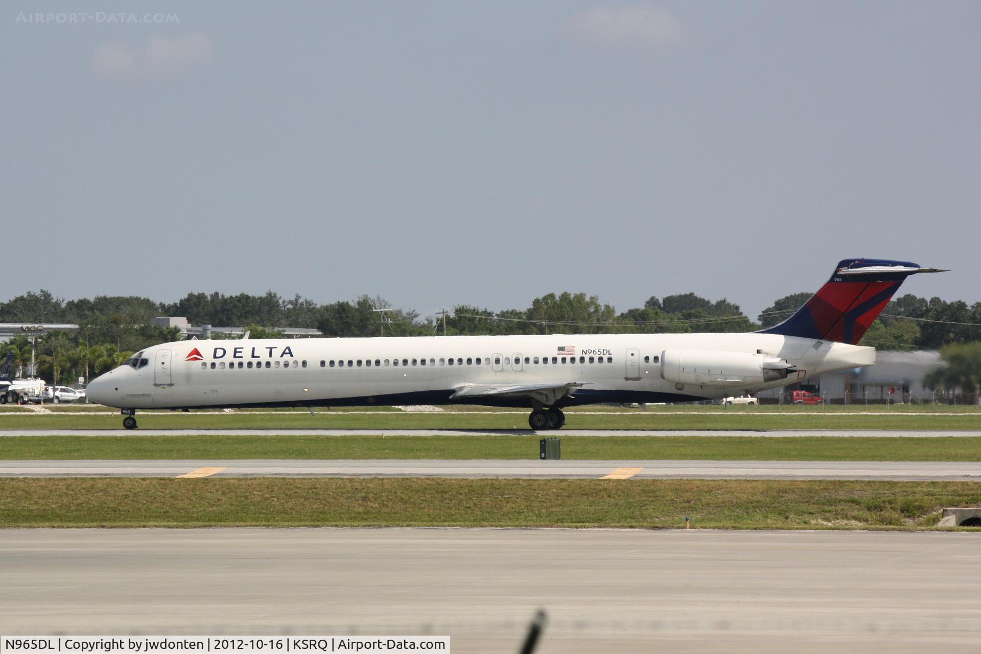 N965DL, 1990 McDonnell Douglas MD-88 C/N 49984, Delta Flight 2298 (N965DL) departs Sarasota-Bradenton International Airport enroute to Hartsfield-Jackson International Airport