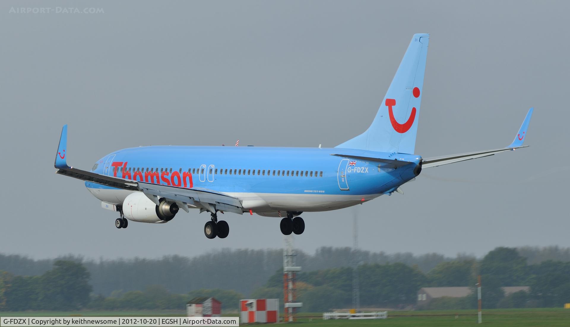 G-FDZX, 2011 Boeing 737-8K5 C/N 37258, An autumn arrival with vapour trails !