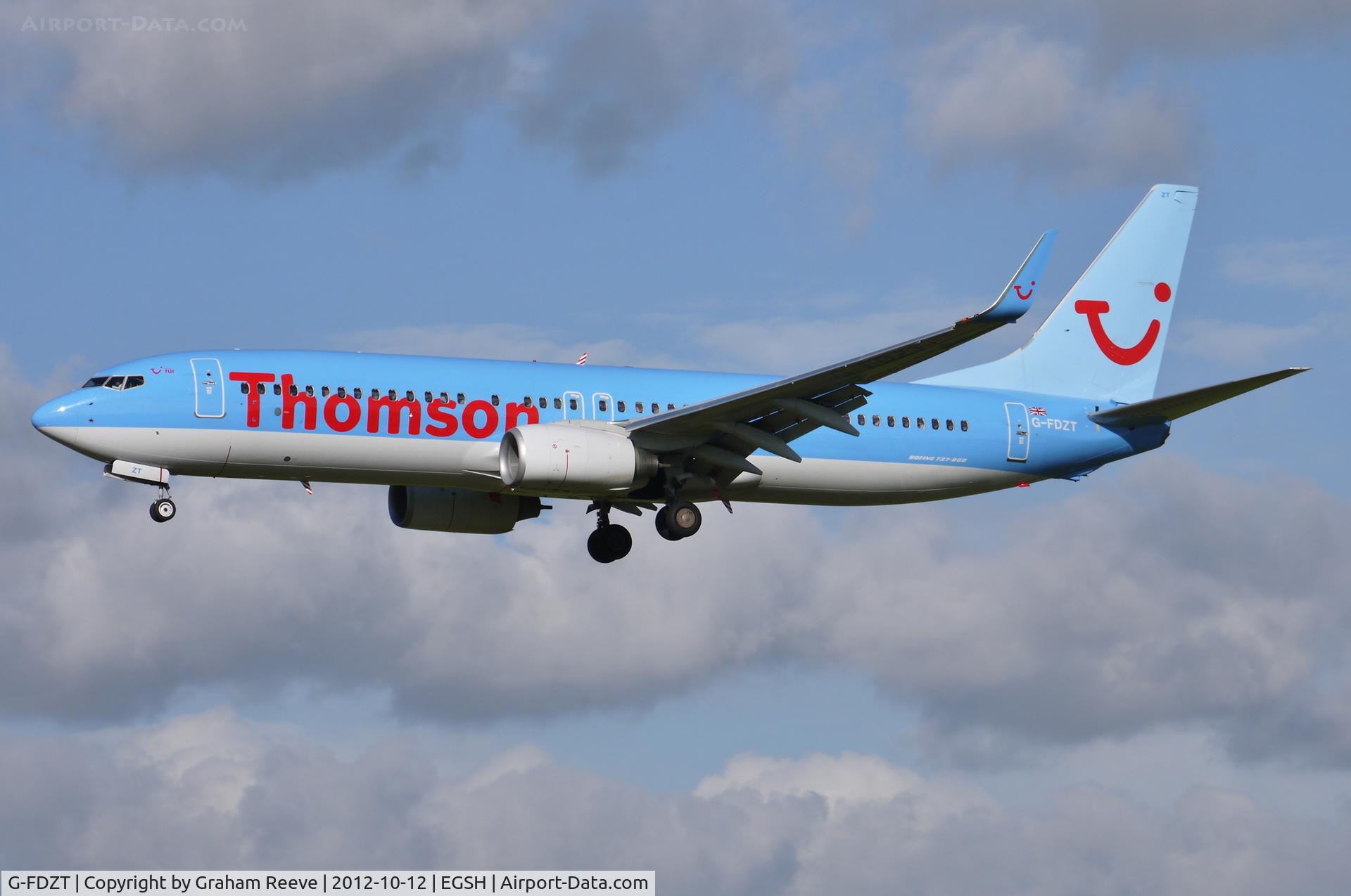 G-FDZT, 2011 Boeing 737-8K5 C/N 37248, About to land.
