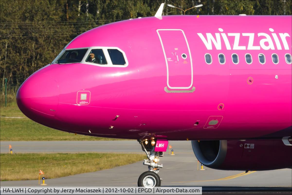 HA-LWH, 2011 Airbus A320-232 C/N 4621, Airbus A320-232