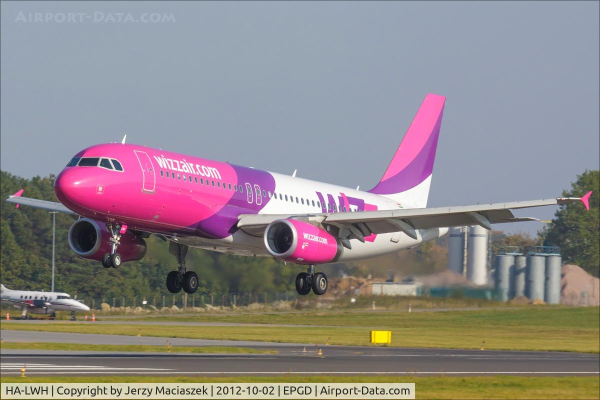 HA-LWH, 2011 Airbus A320-232 C/N 4621, Airbus A320-232