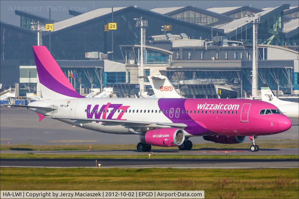 HA-LWI, 2011 Airbus A320-232 C/N 4628, Airbus A320-232