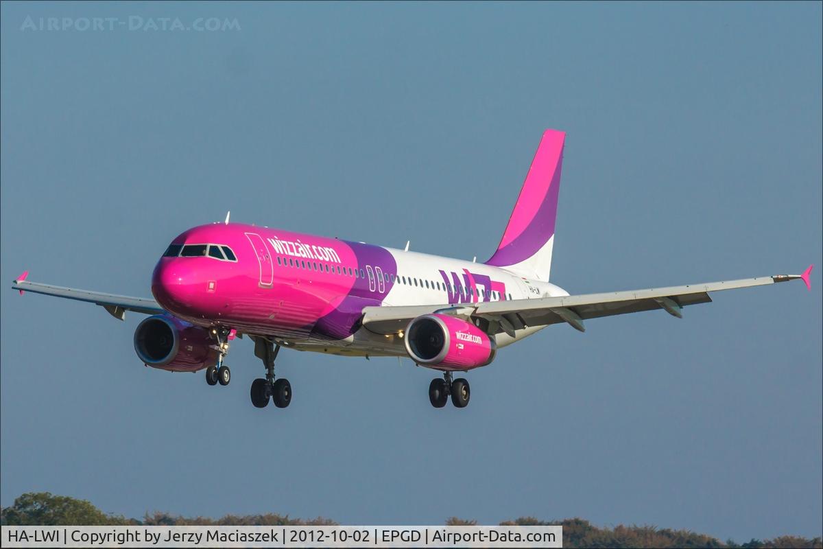 HA-LWI, 2011 Airbus A320-232 C/N 4628, Airbus A320-232