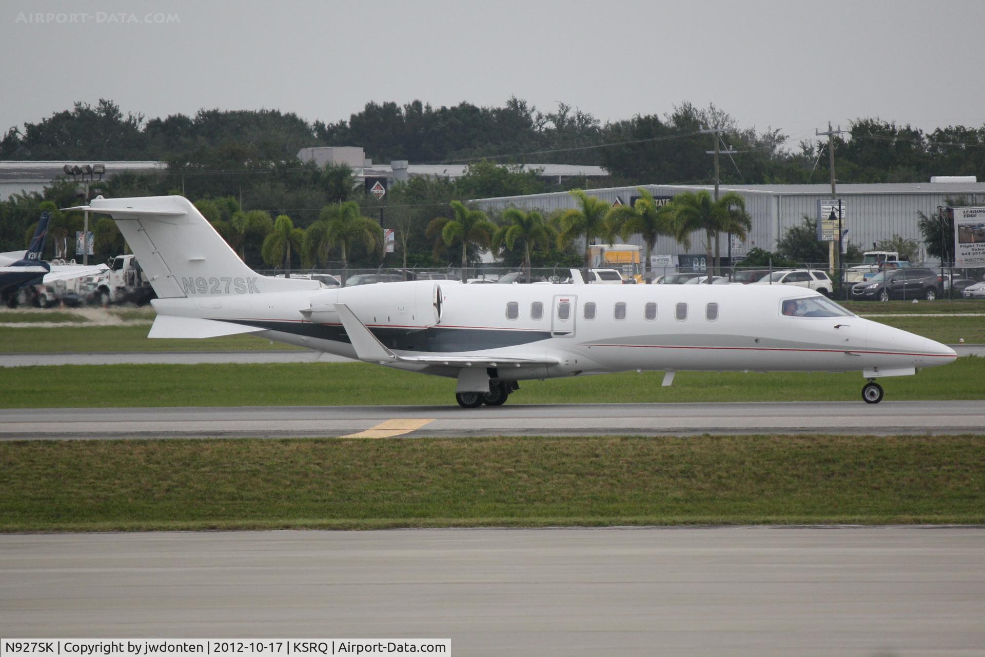 N927SK, 1999 Learjet Inc 45 C/N 051, Learjet 45 (N927SK) taxis at Sarasota-Bradenton International Airport