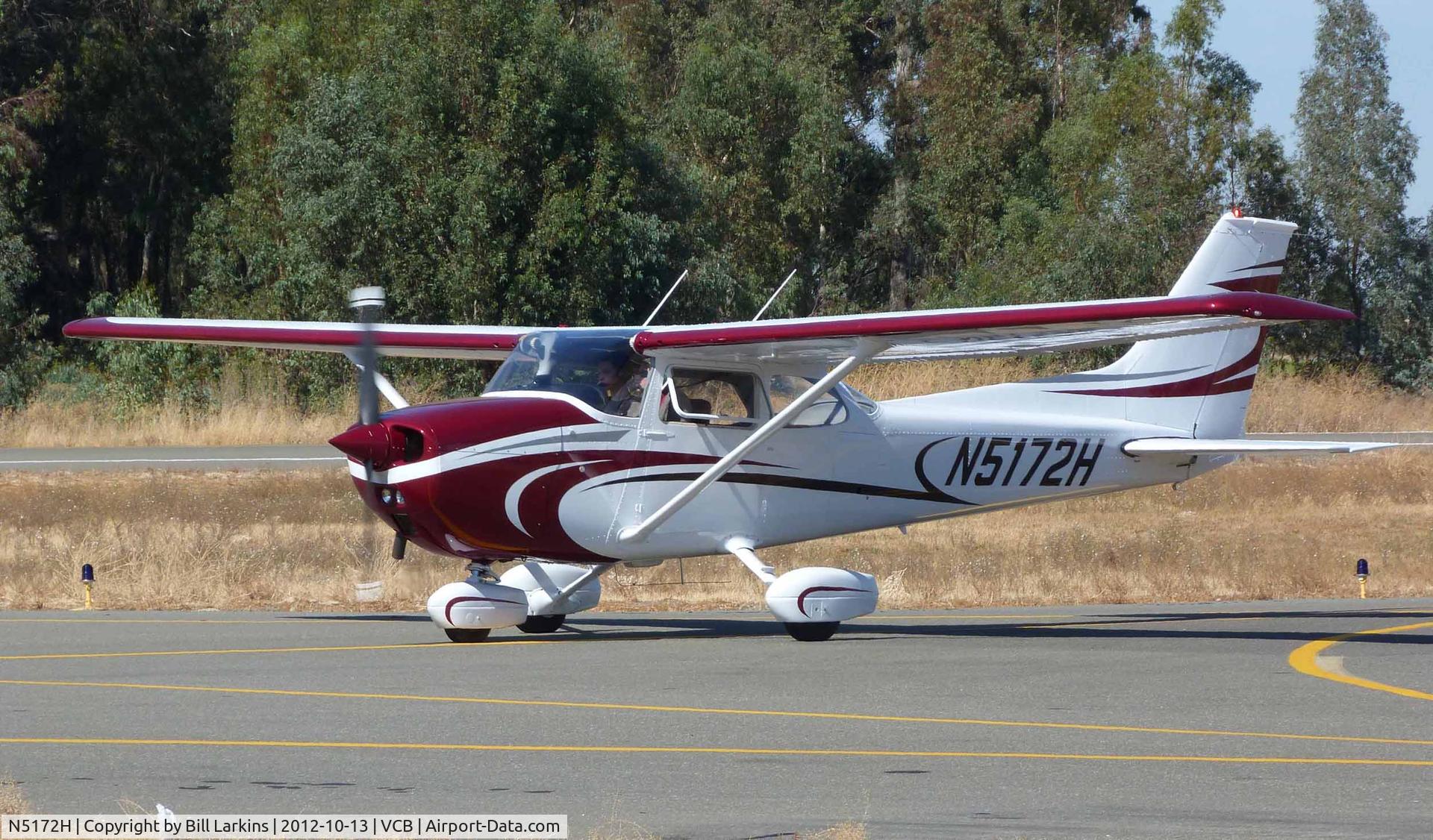 N5172H, 1975 Cessna 172M C/N 17265359, In for Mustang Day.