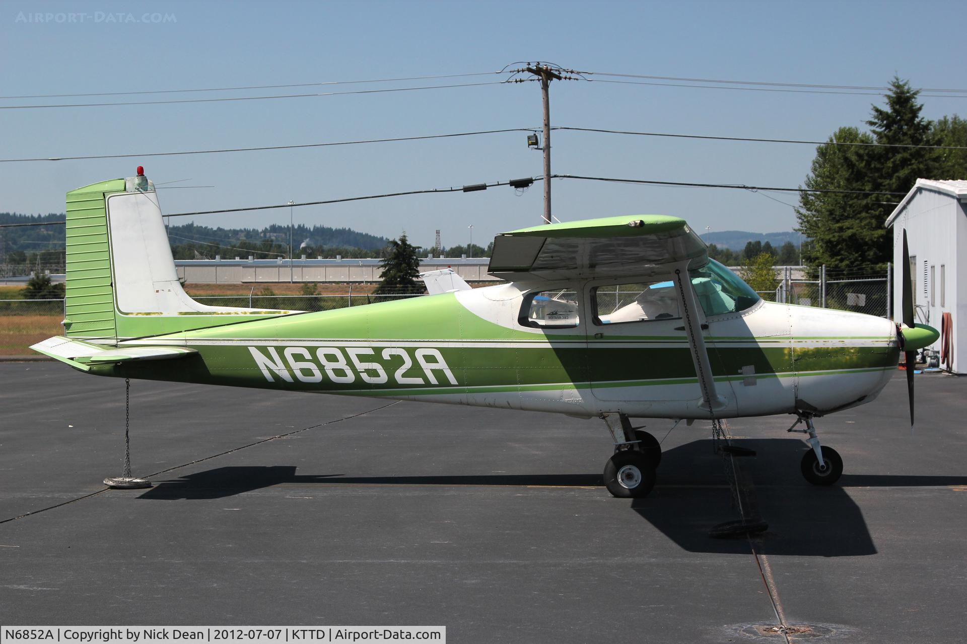 N6852A, 1956 Cessna 172 C/N 28952, KTTD/TTD
