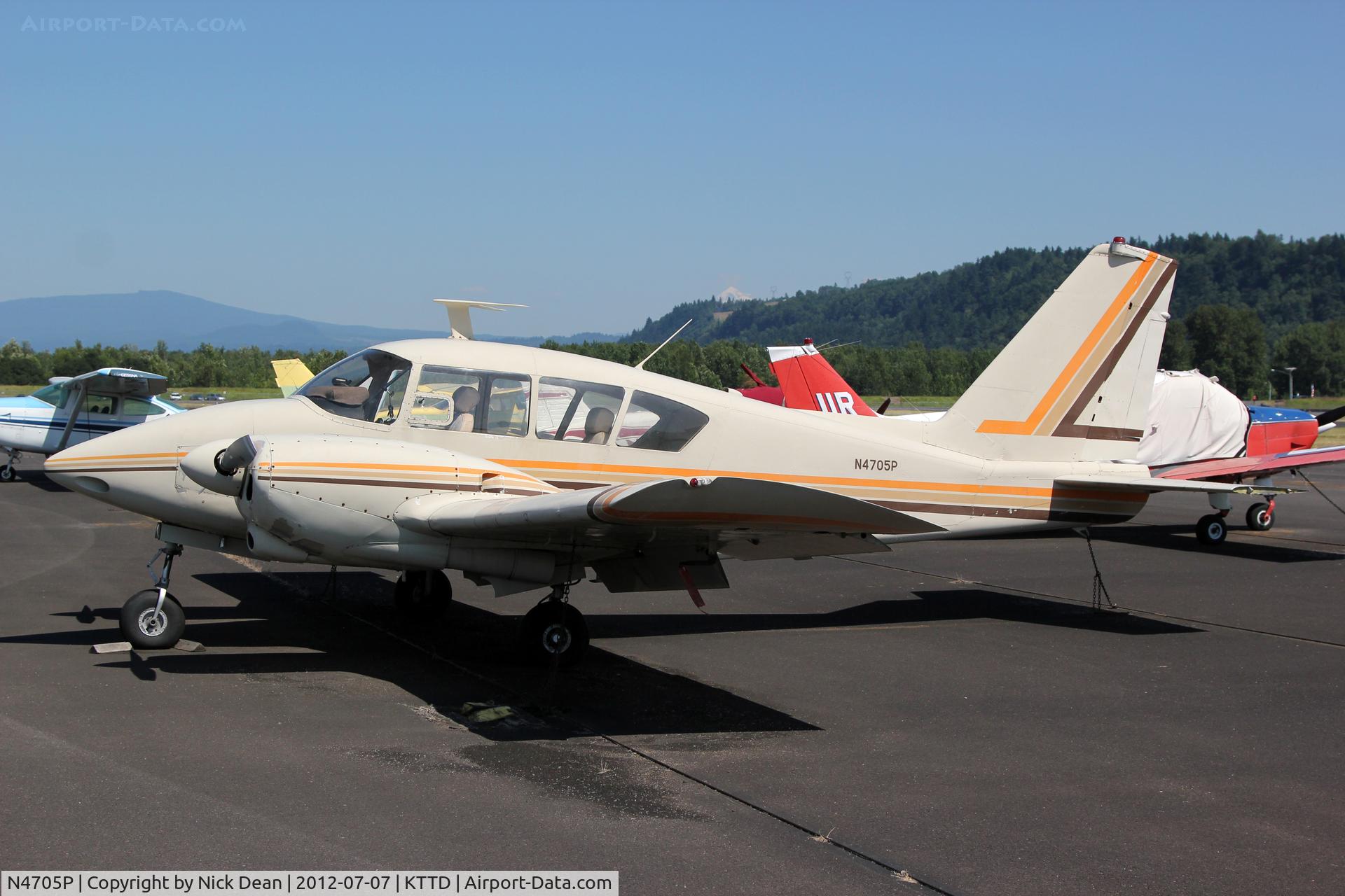 N4705P, 1960 Piper PA-23-250 C/N 27-233, KTTD/TTD