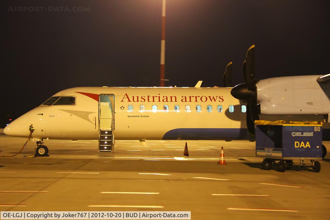 OE-LGJ, 2005 De Havilland Canada DHC-8-402Q Dash 8 C/N 4104, Austrian arrows