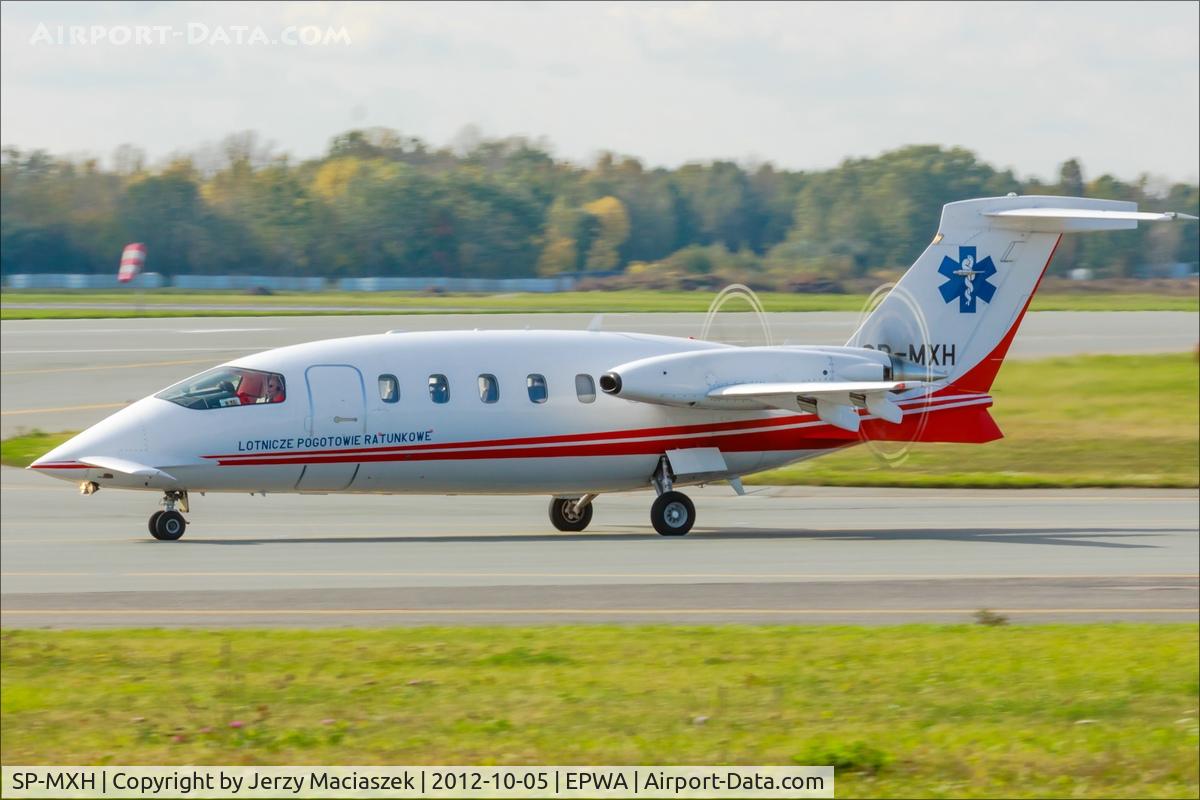 SP-MXH, 2004 Piaggio P-180AM Avanti C/N 1079, Piaggio P-180AM Avanti