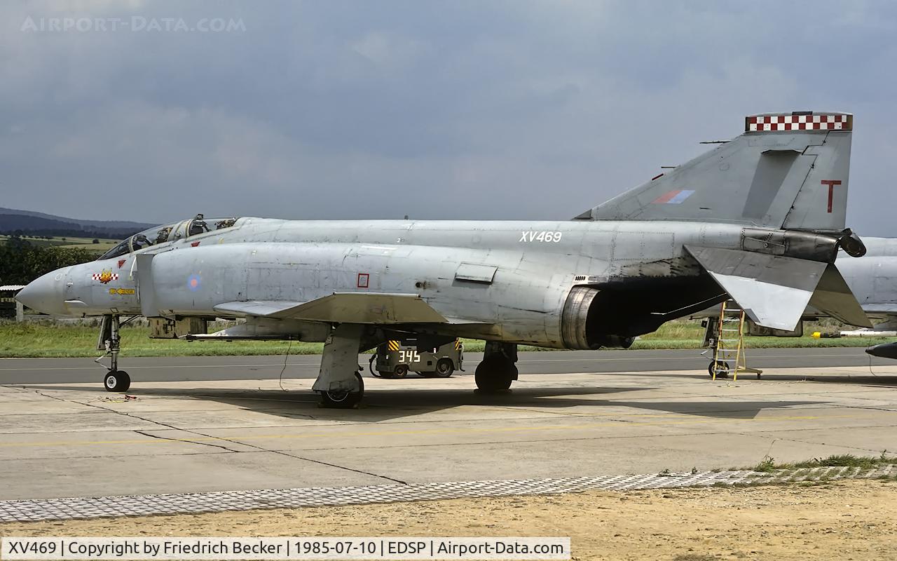 XV469, 1969 McDonnell Douglas Phantom FGR2 C/N 3282, flightline at Fliegerhorst Pferdfels