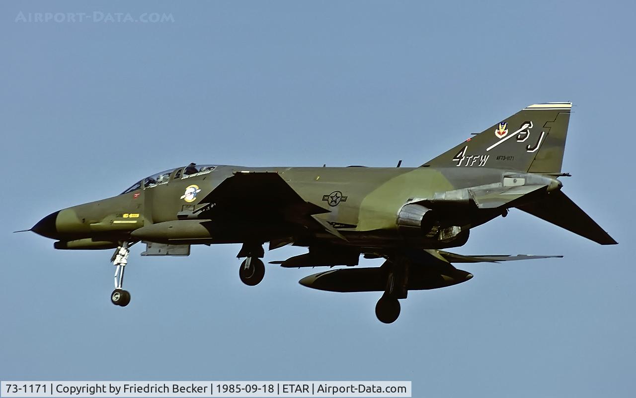 73-1171, 1973 McDonnell Douglas F-4E Phantom II C/N 4694, on final RW27