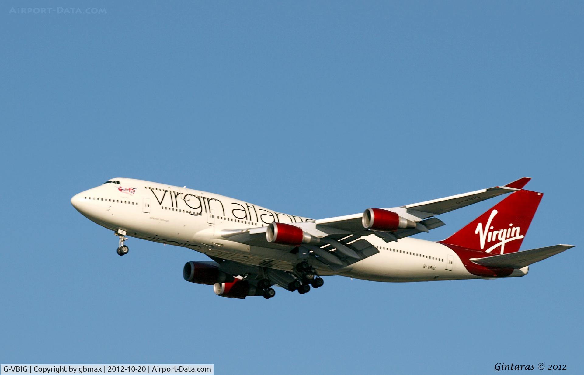 G-VBIG, 1996 Boeing 747-4Q8 C/N 26255, Going to a landing @ JFK