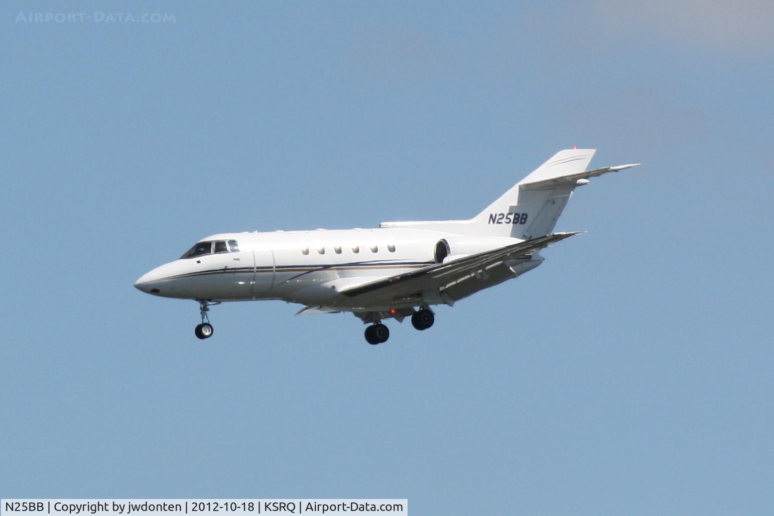 N25BB, British Aerospace BAe.125 Series 800A C/N 258189, Raytheon Hawker 800 (N25BB) on approach to Sarasota-Bradenton International Airport following a flight from Plattsburgh International Airport