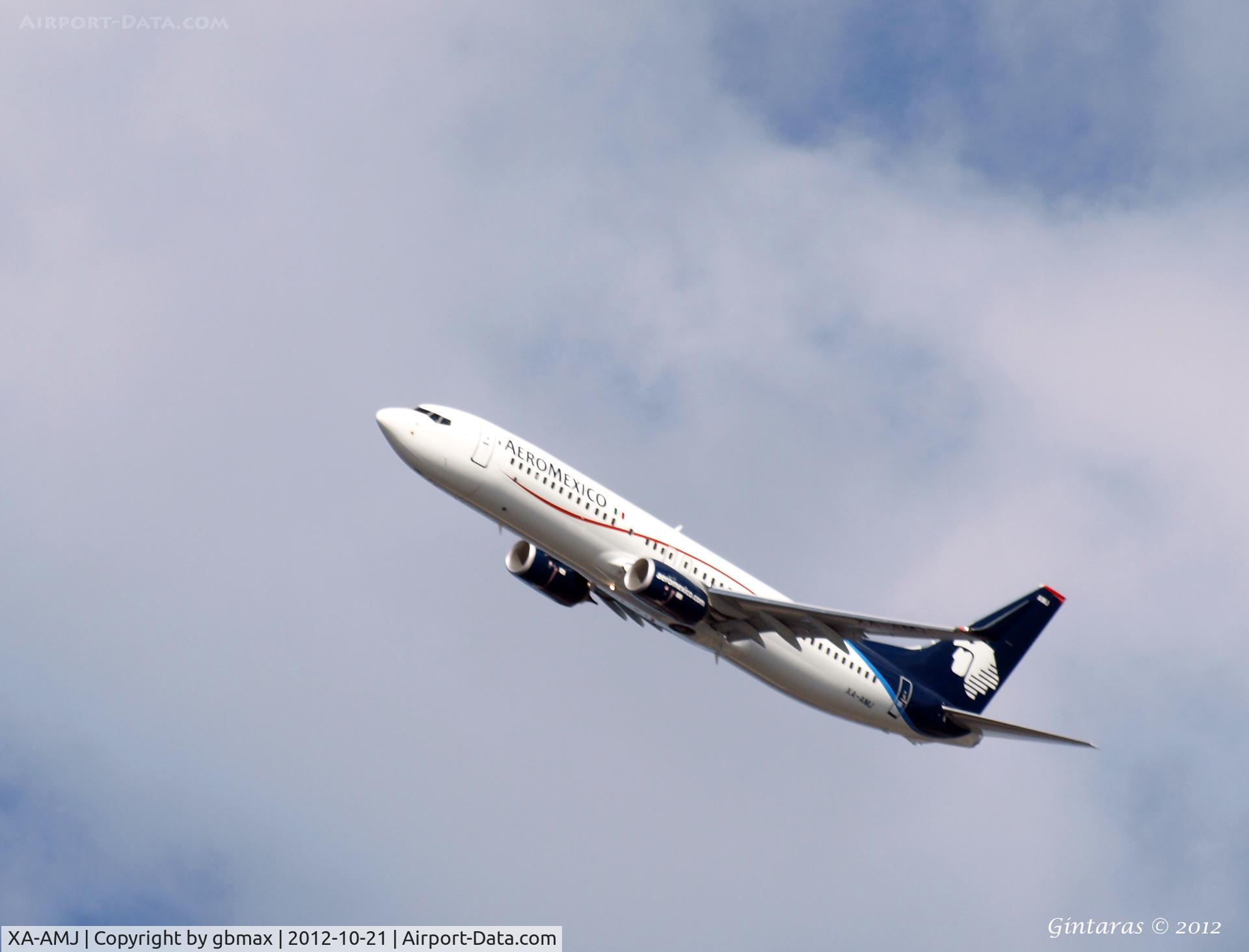 XA-AMJ, 2012 Boeing 737-852 C/N 36701, After take-off from JFK