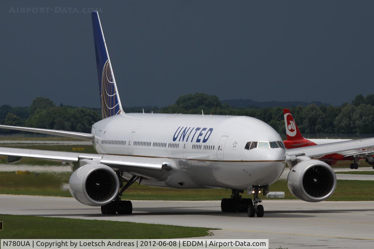 N780UA, 1996 Boeing 777-222 C/N 26944, United
