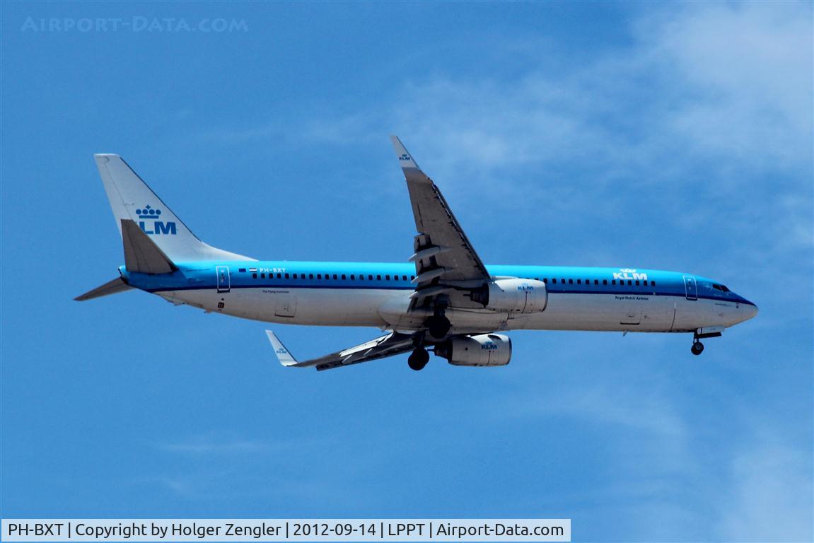 PH-BXT, 2004 Boeing 737-9K2 C/N 32944, Arrival from AMS on final.....