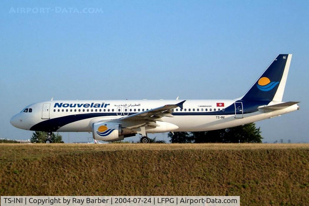 TS-INI, 1992 Airbus A320-212 C/N 301, Airbus A320-211 [301] (Nouvelair Tunisie) Paris-Charles De Gaulle~F 24/07/2004