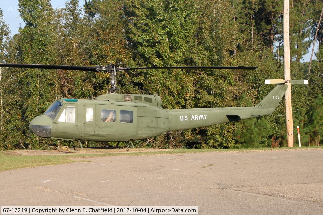 67-17219, 1967 Bell UH-1H Iroquois C/N 9417, Sullivan County VFW post 9122, north of Magee, MS