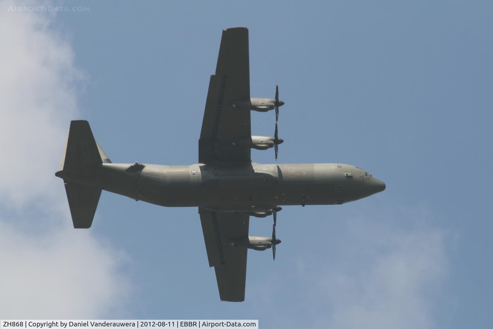 ZH868, 1997 Lockheed Martin C-130J-30 Hercules C.4 C/N 382-5443, Climbing from RWY 07R