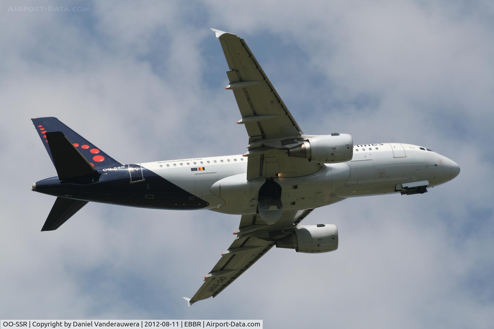 OO-SSR, 2010 Airbus A319-112 C/N 4275, Flight SN3841 is climbing from RWY 07R