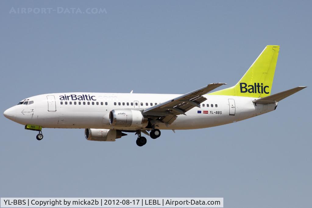 YL-BBS, 1999 Boeing 737-31S C/N 29267, Landing