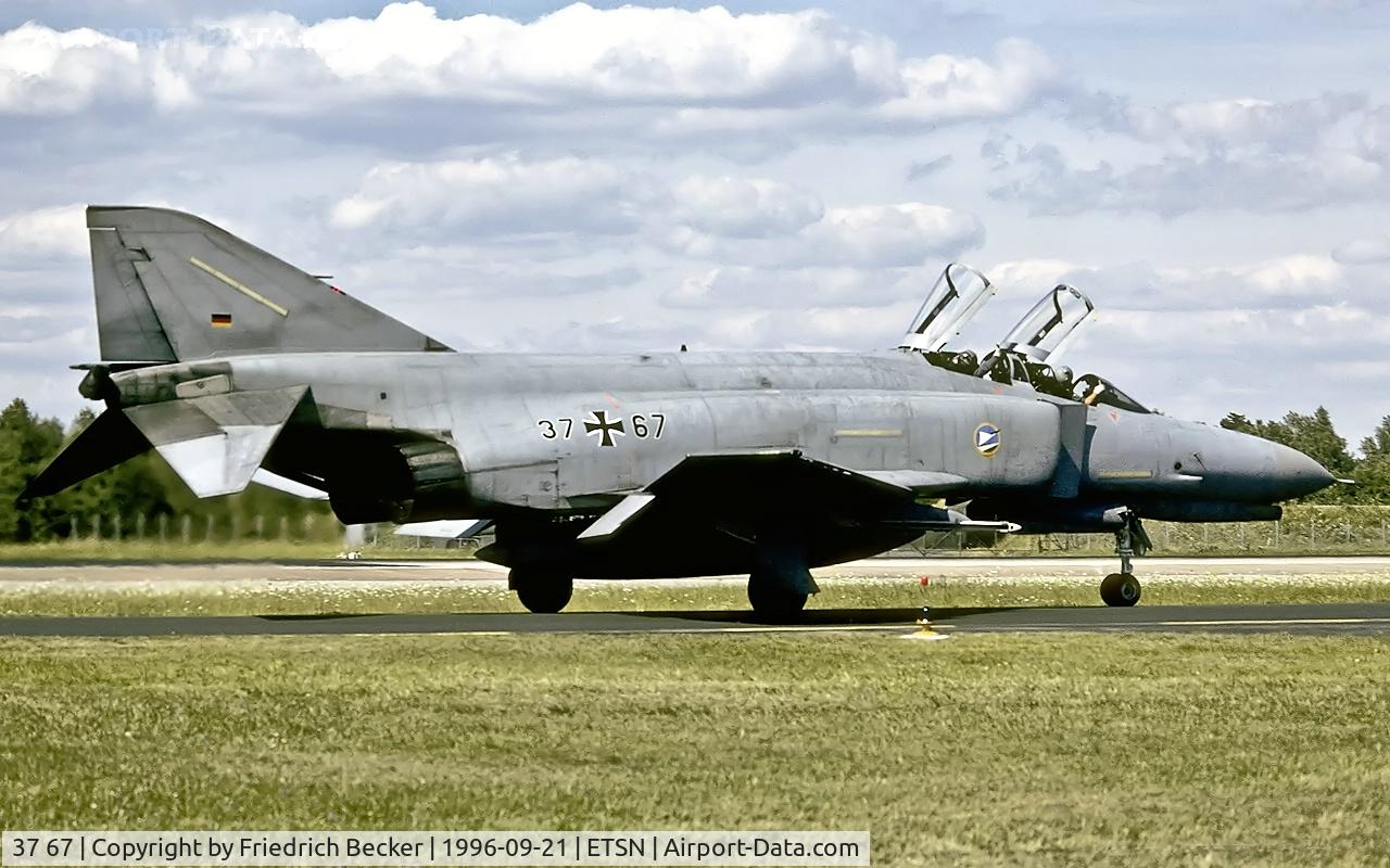 37 67, 1972 McDonnell Douglas F-4F Phantom II C/N 4512, taxying back to the flightline