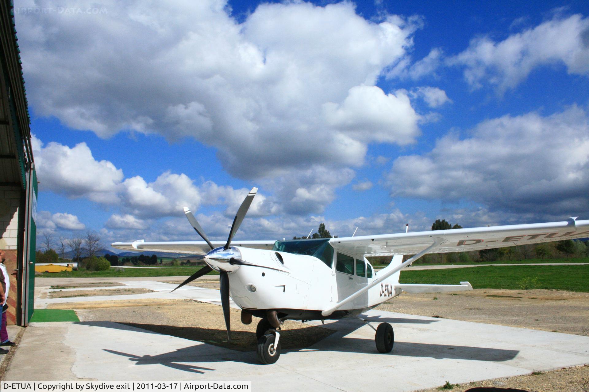 D-ETUA, 1981 Cessna TU206G6 II Turbo Stationair C/N U20606048, Skydive Operation Villamartin - Spain
