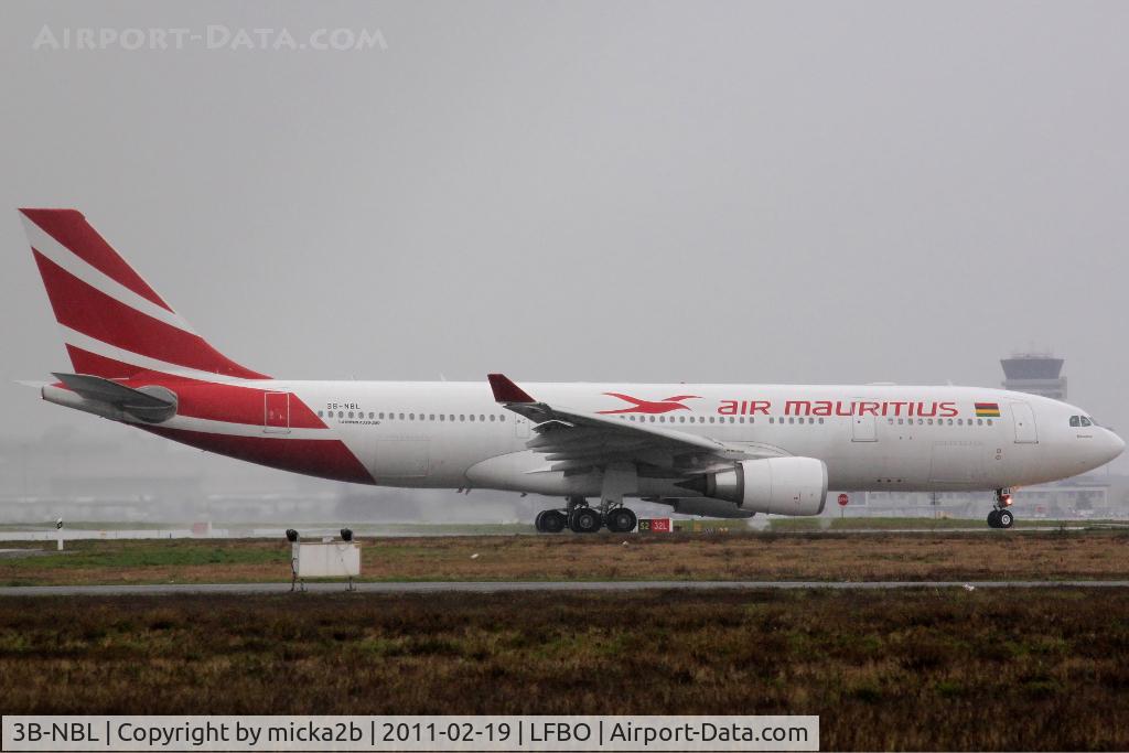 3B-NBL, 2009 Airbus A330-202 C/N 1057, Taxiing