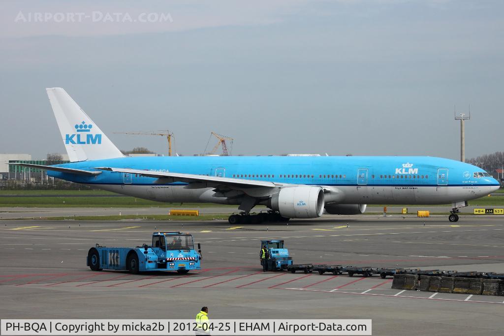 PH-BQA, 2003 Boeing 777-206/ER C/N 33711, Taxiing