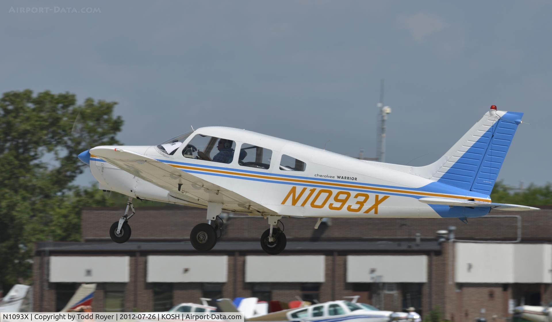 N1093X, 1975 Piper PA-28-151 C/N 28-7515386, Airventure 2012