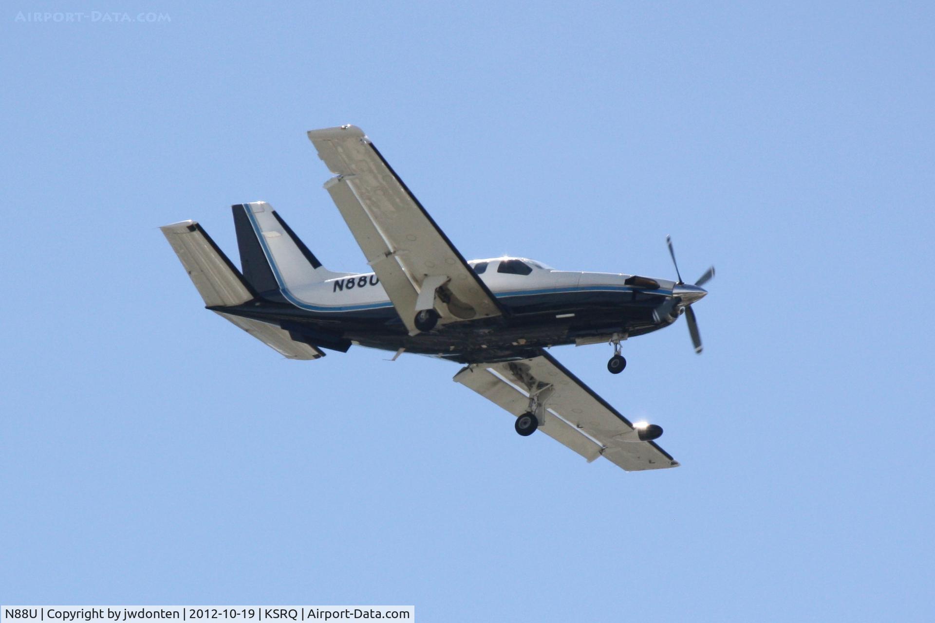 N88U, 1998 Socata TBM-700 C/N 135, Socata TBM-700 (N88U) on approach to Sarasota-Bradenton International Airport following a flight from Barkley Regional Airport