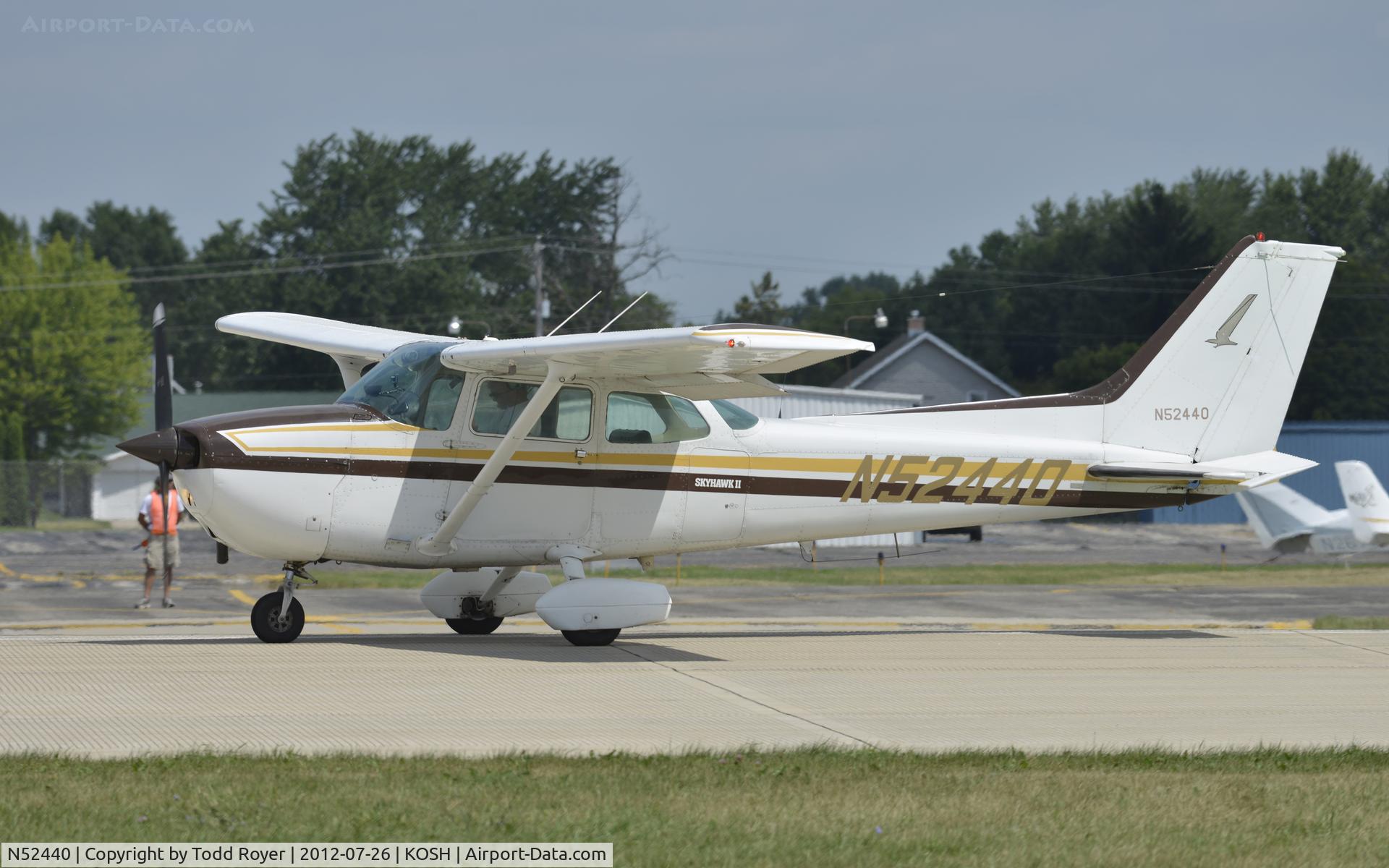 N52440, 1981 Cessna 172P C/N 17274523, Airventure 2012