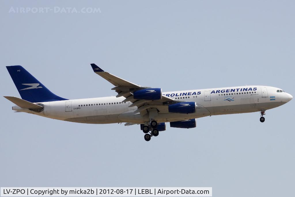 LV-ZPO, 1993 Airbus A340-211 C/N 063, Landing