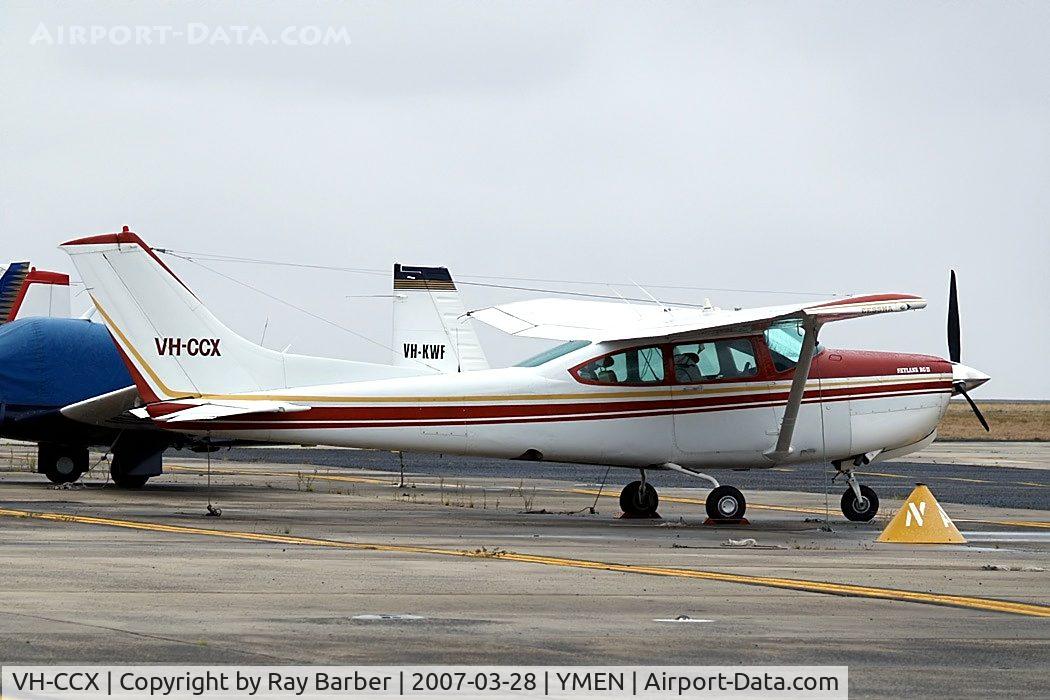 VH-CCX, 1981 Cessna R182 Skylane RG C/N R18201698, Cessna R.182 Skylane RG [R182-01698] Essendon~VH 20/03/2007