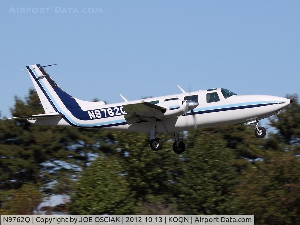 N9762Q, 1977 Smith Aerostar 600 C/N 60-0383-136, Leaving Brandywine