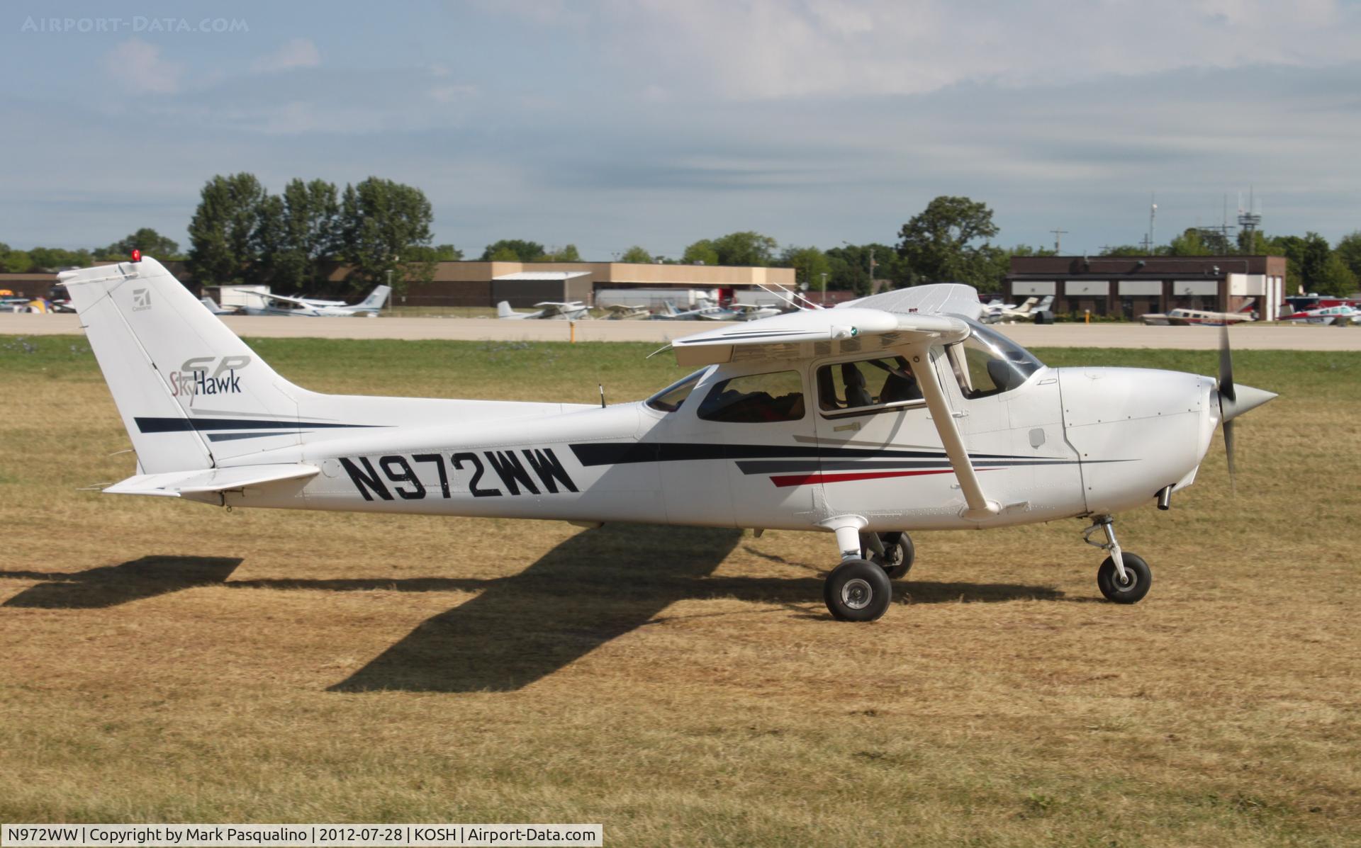 N972WW, 2002 Cessna 172S C/N 172S9072, Cessna 172S
