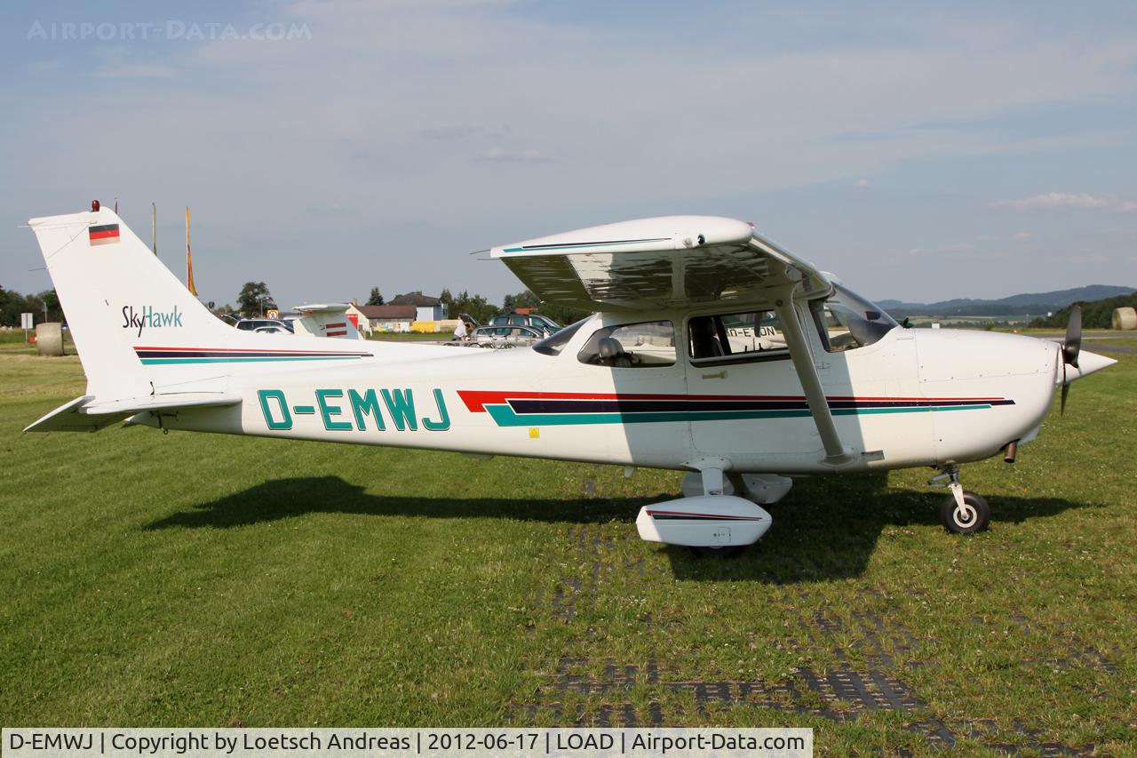 D-EMWJ, 2001 Cessna 172R C/N 17280986, Fliegerclub St.Poelten