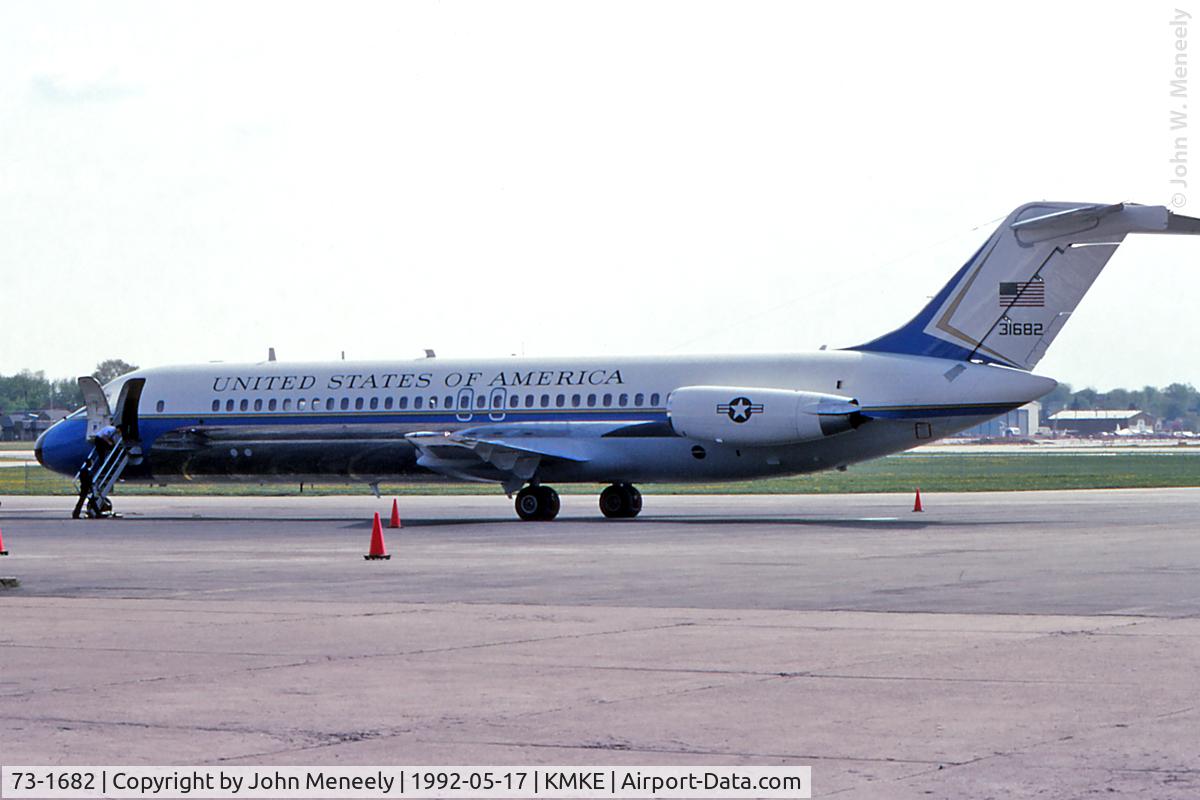 73-1682, 1975 McDonnell Douglas C-9C (DC-9-32) C/N 47670, This C-9 was withdrawn in 2011 and is now preserved at the AMC Museum at Dover AFB, DE. Seen here at MKE in 1992.