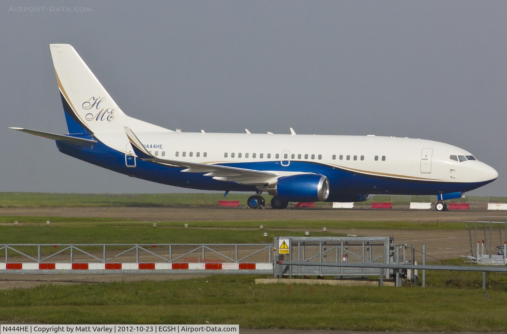 N444HE, 1987 Boeing 737-300 C/N 23800, Sat on stand in the hazy mist.