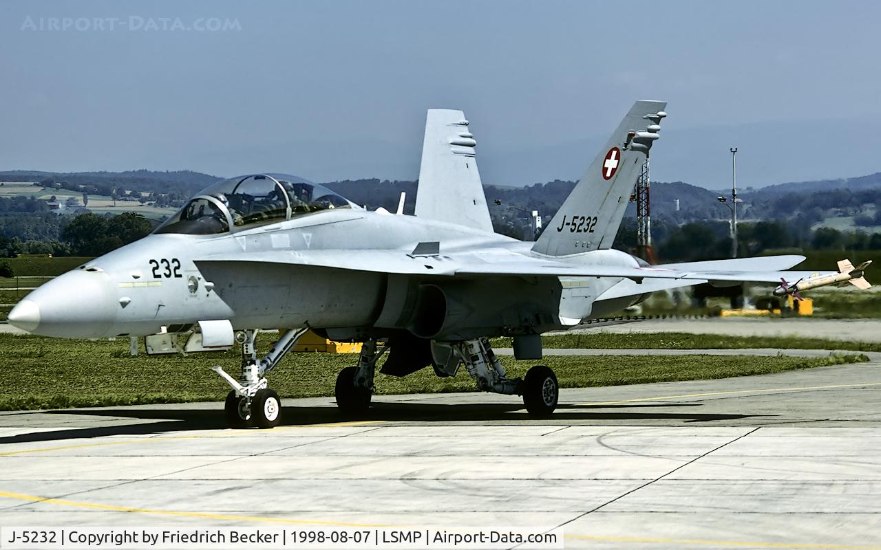 J-5232, 1996 McDonnell Douglas F/A-18D Hornet C/N 1308, taxying back to the flightline at Payerne AB
