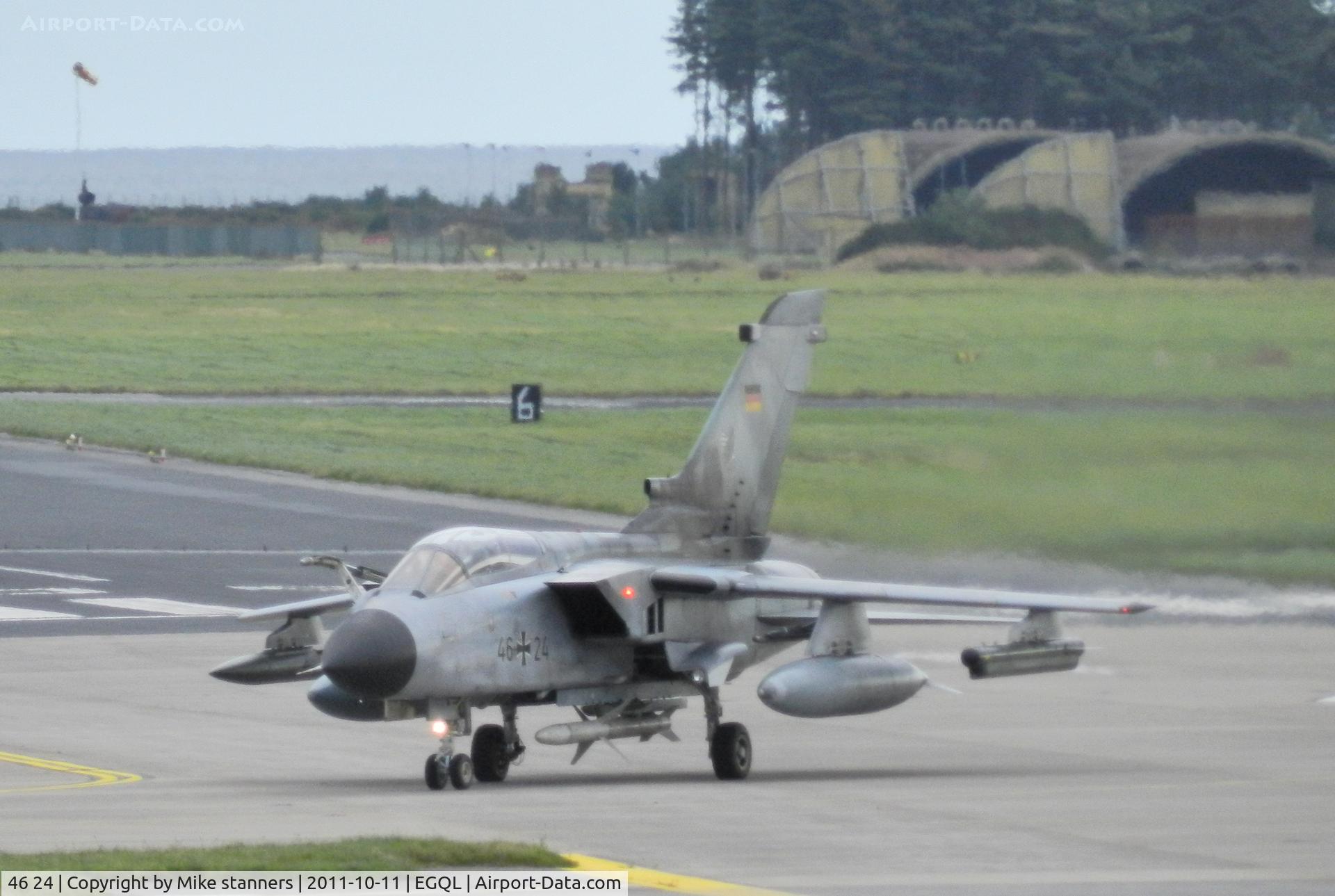 46 24, 1989 Panavia Tornado ECR C/N 818/GS257/4324, JBG32 Tornado 46+24 Returns back to Leuchars after a sortie
