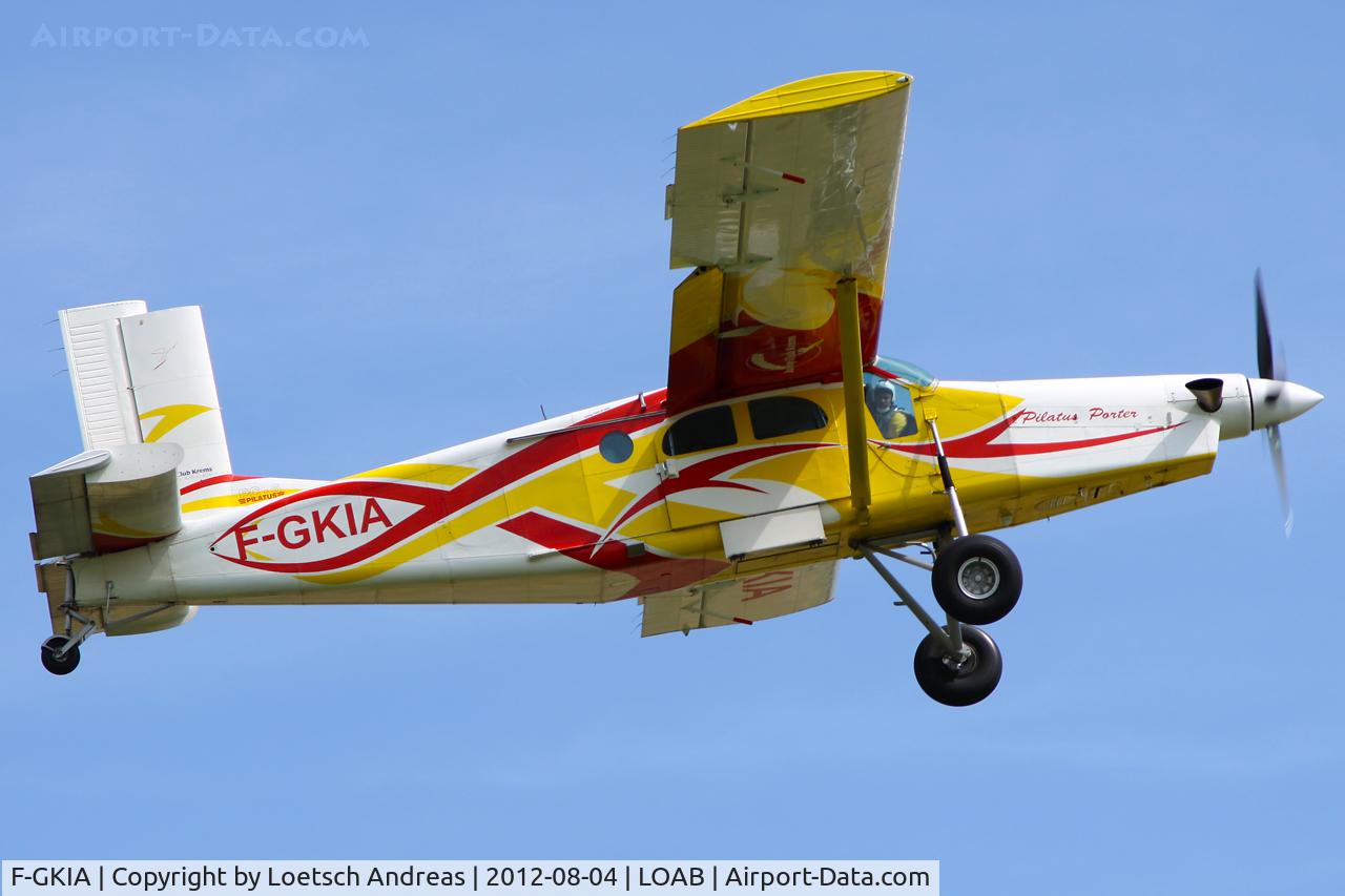 F-GKIA, 1968 Pilatus PC-6/B2-H2 Turbo Porter C/N 689, climb out for parachuter